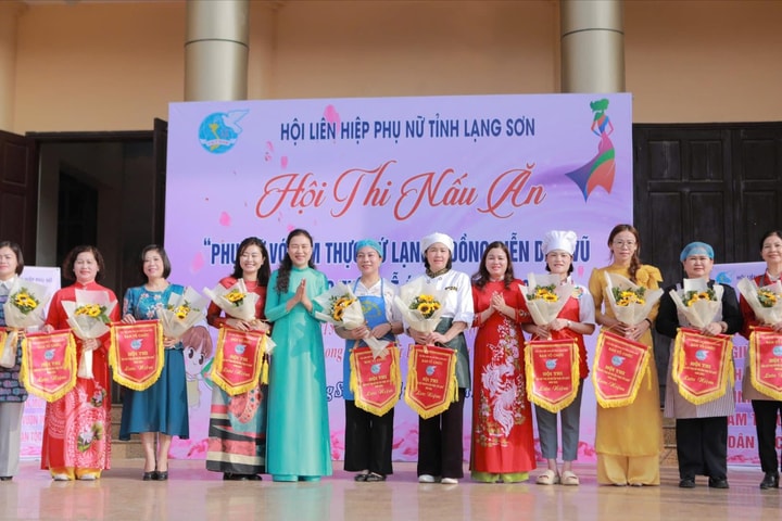 Phụ nữ xứ Lạng khoe sắc bên những món ăn ngon