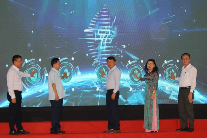 Phát động phong trào ‘Bình dân học vụ số’ ở Hà Tĩnh