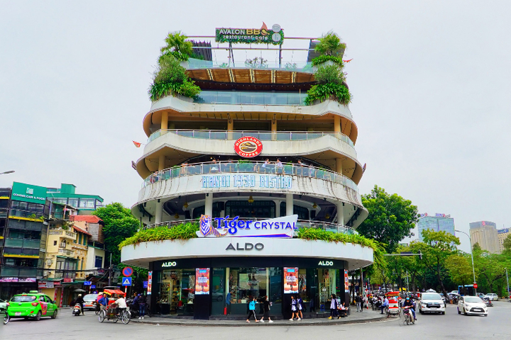 Hà Nội tán thành đề xuất phá bỏ tòa nhà "Hàm cá mập"