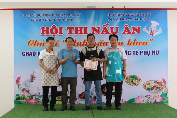 Sôi nổi Hội thi nấu ăn chào mừng Ngày Quốc tế phụ nữ