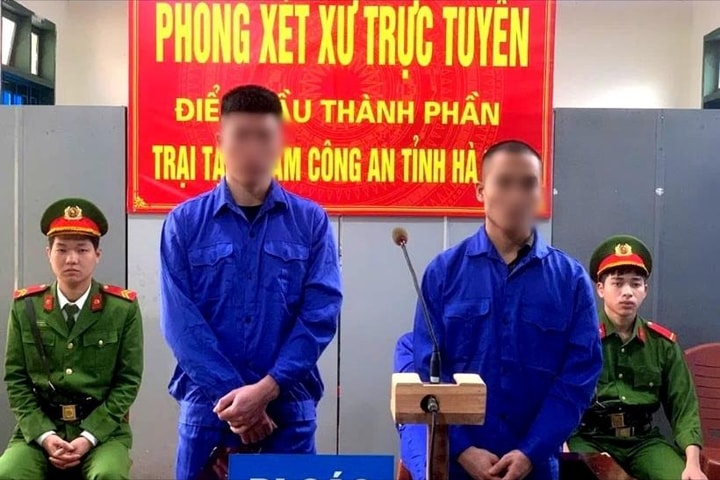 Cặp đôi buôn bán hàng cấm lĩnh án