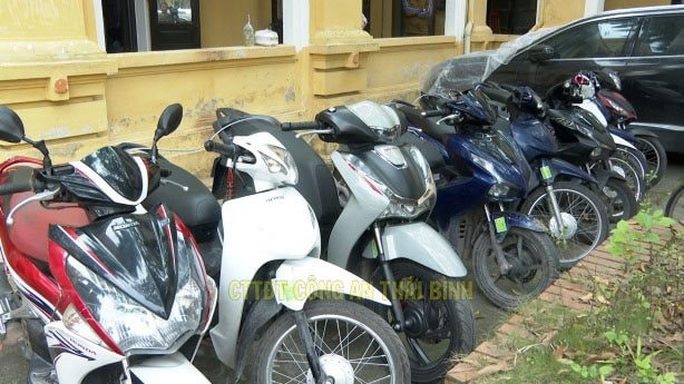 Khởi tố 18 đối tượng gây rối trật tự công cộng