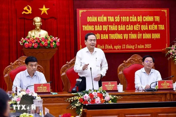 Chủ tịch Quốc hội làm việc với Ban Thường vụ Tỉnh ủy Bình Định