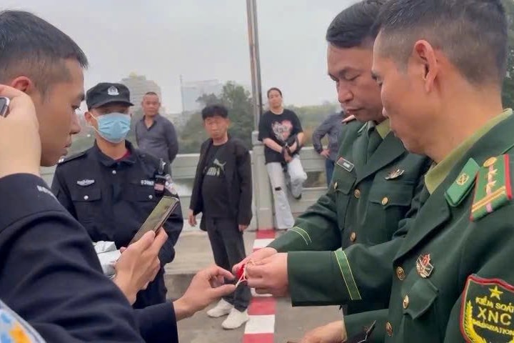 Trả lại hành lý cho du khách nước ngoài