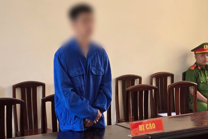 Tài xế taxi lãnh 18 tháng tù vì tổ chức vượt biên trái phép