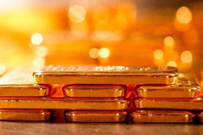 Giá vàng hôm nay 18/3: "Áp sát" mốc 97 triệu đồng/lượng