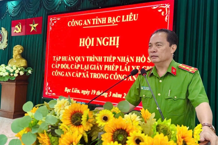 Tập huấn quy trình tiếp nhận hồ sơ cấp GPLX cho công an cấp xã