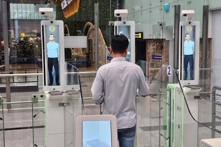 Vận hành hệ thống Cổng kiểm soát xuất nhập cảnh tự động