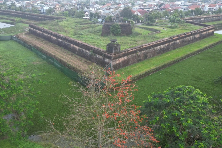 Khởi công tu bổ kè đá, hộ thành hào phía Tây kinh thành Huế