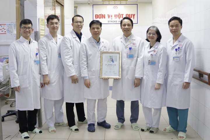 Bệnh viện Đa khoa Quảng Ninh lần đầu đạt Giải Bạch Kim WSO