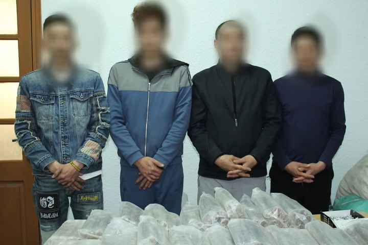 Trộm thuốc nổ của công ty bán ra ngoài lấy tiền