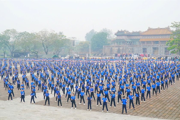 Chương trình đồng diễn Semaphore với hơn 1.000 người tham dự