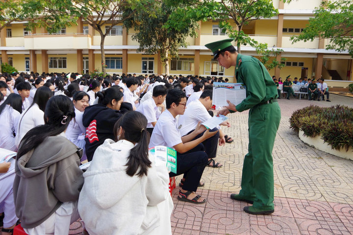 Bà Rịa - Vũng Tàu: Tuyên truyền Luật Biên phòng Việt Nam cho giáo viên và học sinh