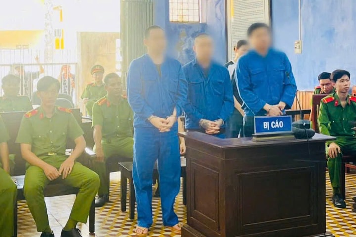 4 bị cáo lĩnh 44 năm tù trong vụ án ma túy