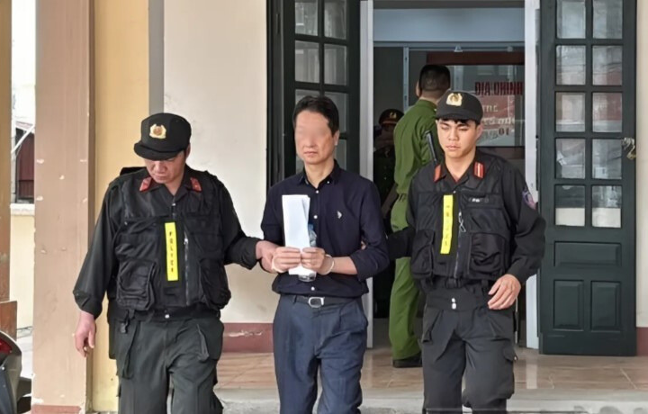 Bắt Phó Giám đốc công ty khoáng sản vì gây ô nhiễm môi trường