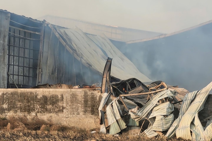 Cháy lớn tại nhà máy xay xát, thiêu rụi kho chứa rộng 500m²