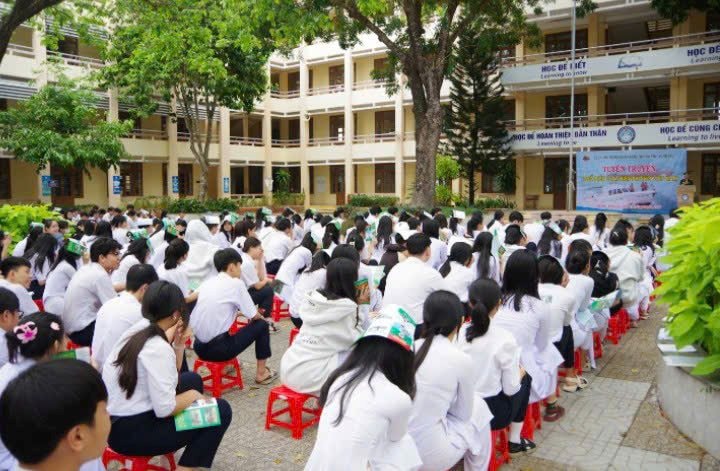 Tuyên truyền Luật Biên phòng Việt Nam cho giáo viên và học sinh