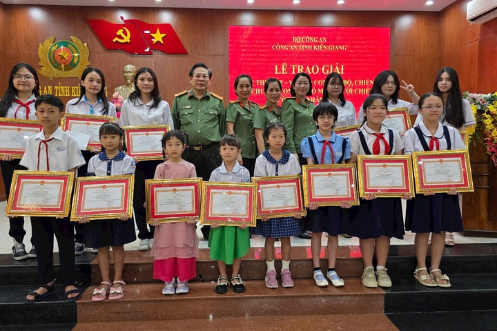 Kiên Giang với cuộc thi “Con yêu bố mẹ - Người chiến sĩ Công an nhân dân”