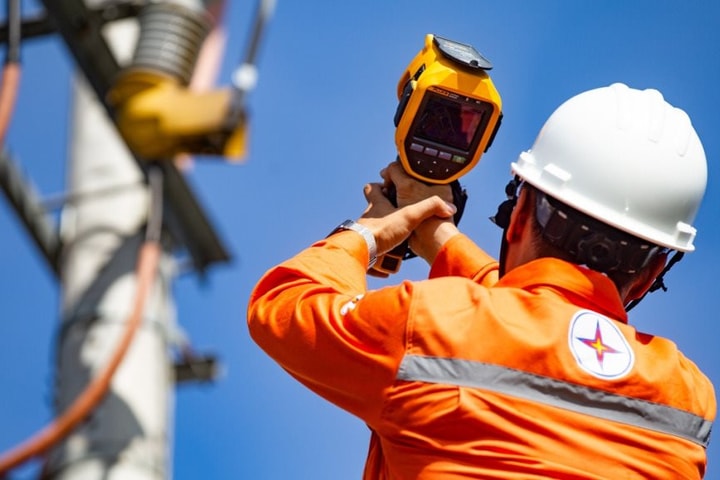 Giữ nguyên mức giá bán lẻ điện bình quân tối đa 2.444,09 đồng/kWh