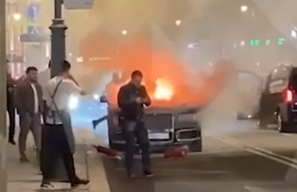 Xe chuyên dụng trong đội xe chở Tổng thống Putin bốc cháy