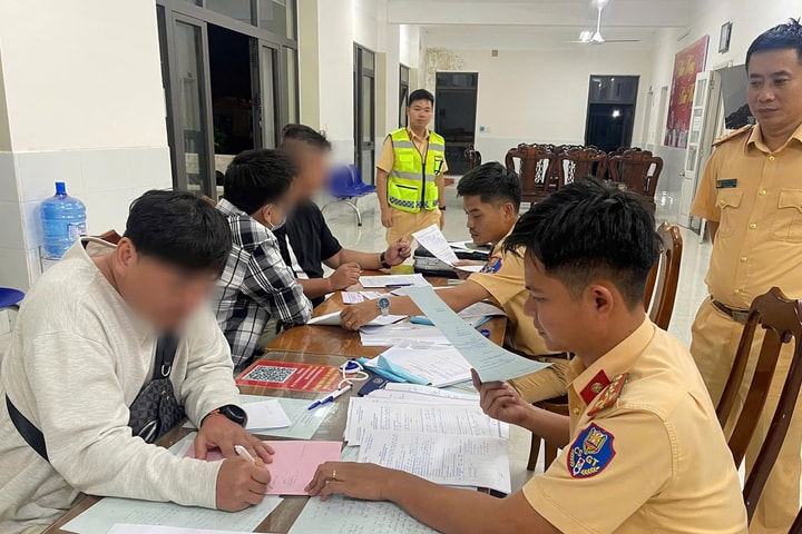 Nhanh chóng xác minh, xử lý người nước ngoài vi phạm trật tự ATGT