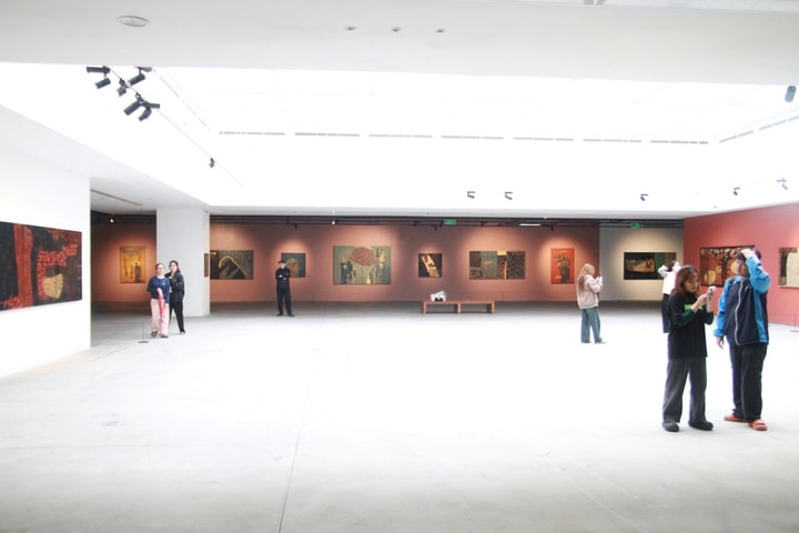 Dạo bước cùng “Như những lớp phù sa”