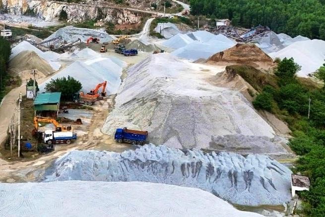 Quảng Ngãi: Mỏ đá Vạn Lý có sai phạm như bị tố giác?