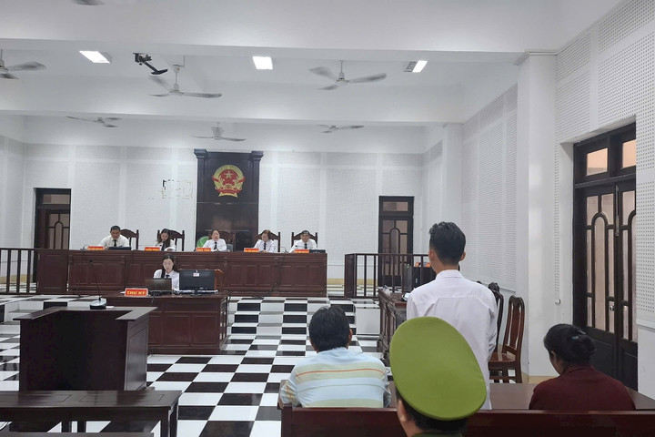 Lĩnh án 10 năm tù vì xâm hại bé gái