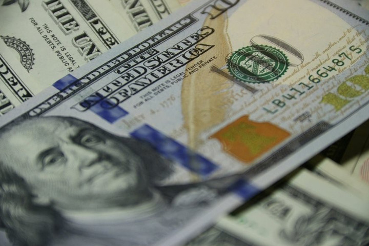 Tỷ giá USD ngày 4/4: Đồng USD chìm trong sắc đỏ