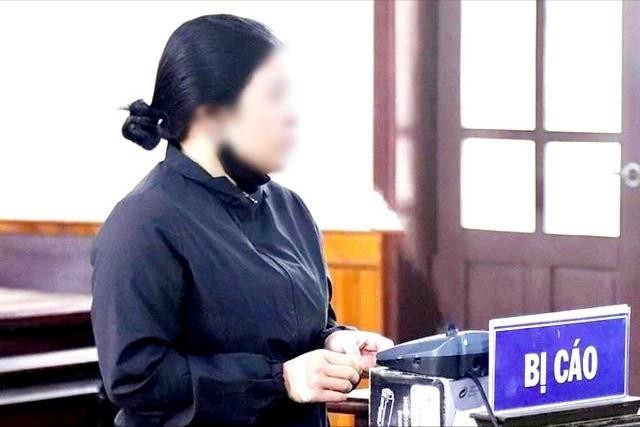 Người phụ nữ “nổ” làm trưởng phòng địa chính để lừa đảo