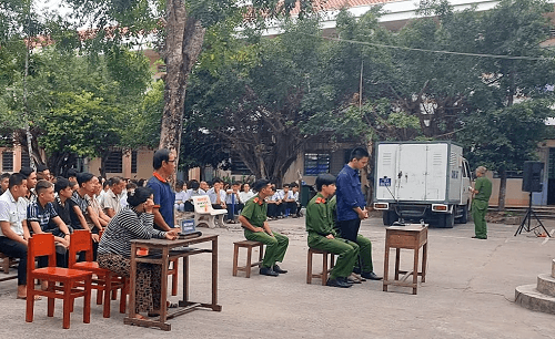 Tuyên truyền pháp luật cho học sinh thông qua xét xử lưu động