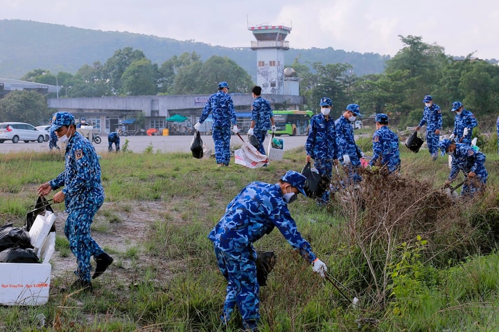 BTL Vùng Cảnh sát biển 4 hưởng ứng Ngày vì môi trường Phú Quốc