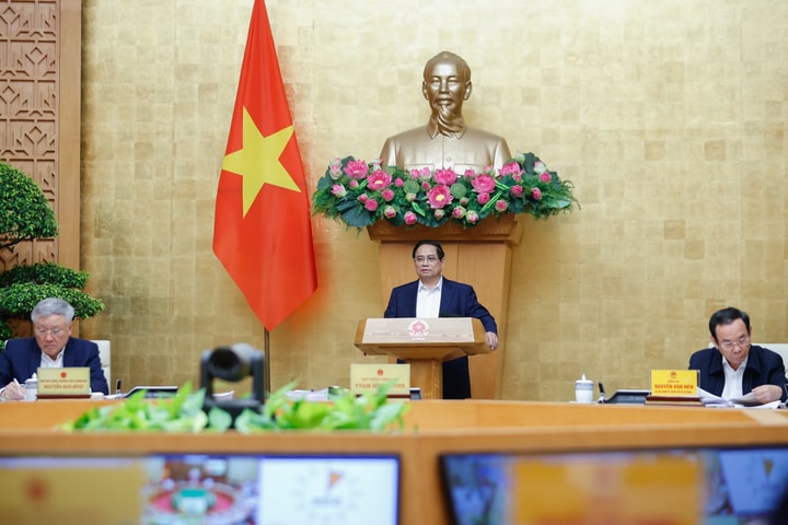 Thủ tướng chủ trì phiên họp thường kỳ và Hội nghị trực tuyến của Chính phủ với địa phương