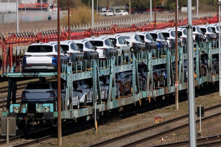 EU tìm kiếm sự đoàn kết trong ứng phó với thuế quan của ông Trump