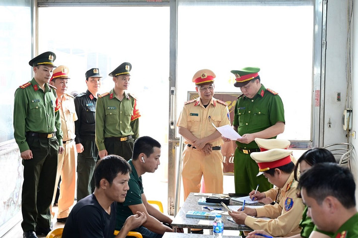 Hải Phòng: Tổng kiểm soát xe ô tô kinh doanh vận tải hàng hóa