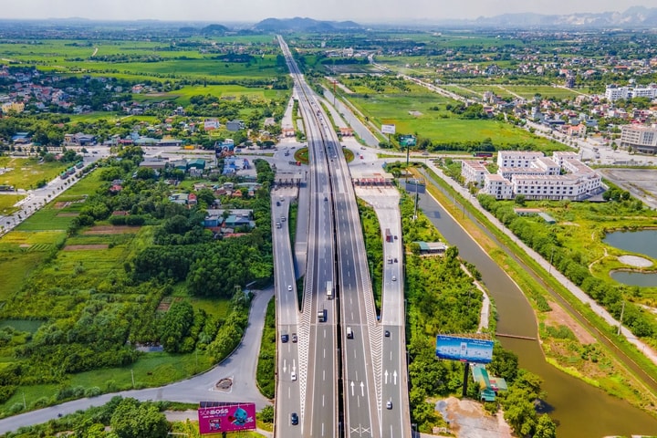 VEC bố trí đường dây nóng ứng trực trên các tuyến cao tốc dịp Lễ 30/4 - 01/5