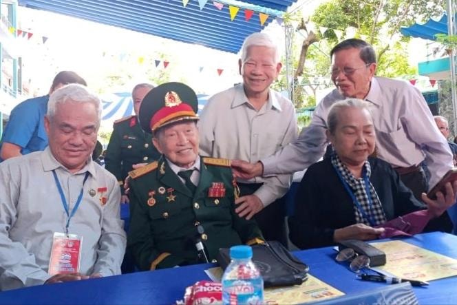 Họp mặt truyền thống 50 năm tự hào sáng mãi ngọn lửa thanh niên