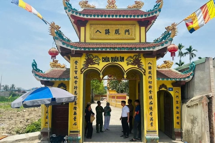 Thi thể trẻ sơ sinh bị bỏ rơi ở cổng chùa