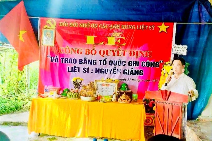 Công bố và trao Bằng Tổ quốc ghi công đối với liệt sĩ Nguyễn Giảng