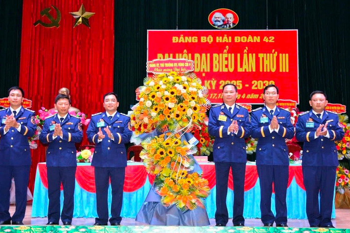 Đảng bộ Hải đoàn 42 quyết tâm thực hiện thắng lợi nghị quyết đại hội