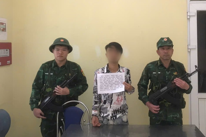 Khởi tố đối tượng tàng trữ trái phép chất ma túy
