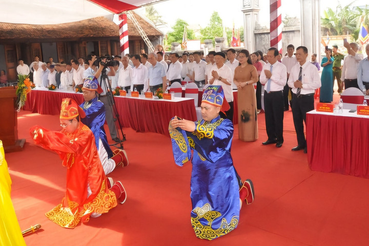 Khai mạc Lễ hội Đền thờ Lê Văn Hưu