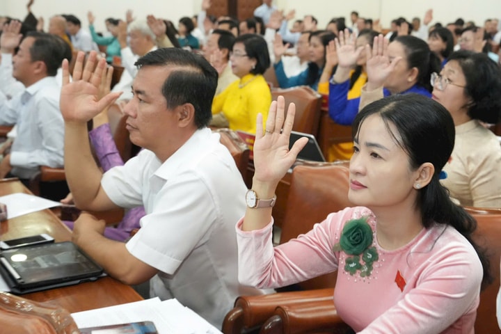 TP.HCM bãi bỏ Nghị quyết 01 hỗ trợ người nghỉ việc