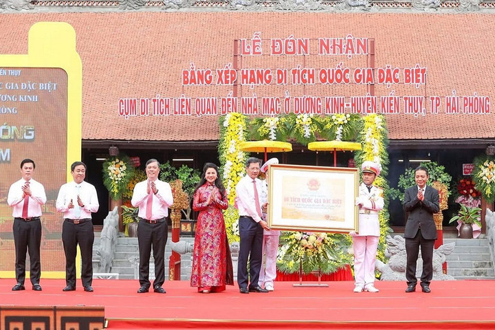 Cụm di tích liên quan đến nhà Mạc là di tích quốc gia đặc biệt