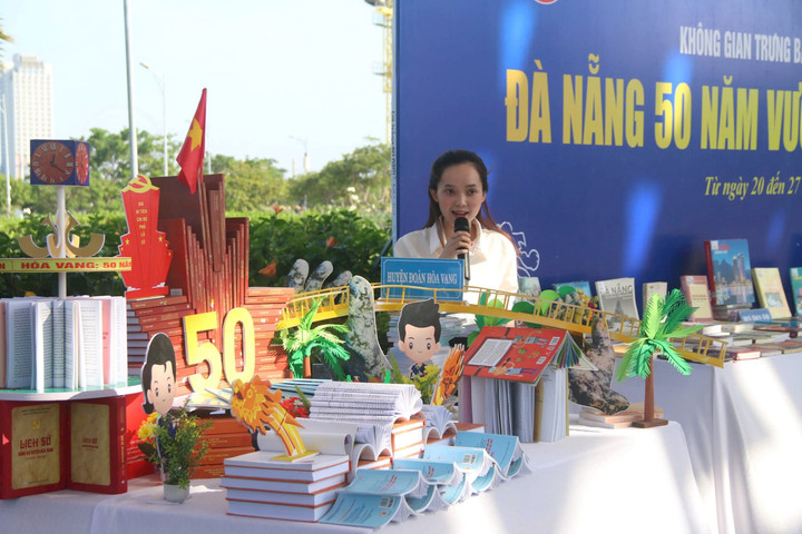 Có một Đà Nẵng khác lặng lẽ trong từng chồng sách