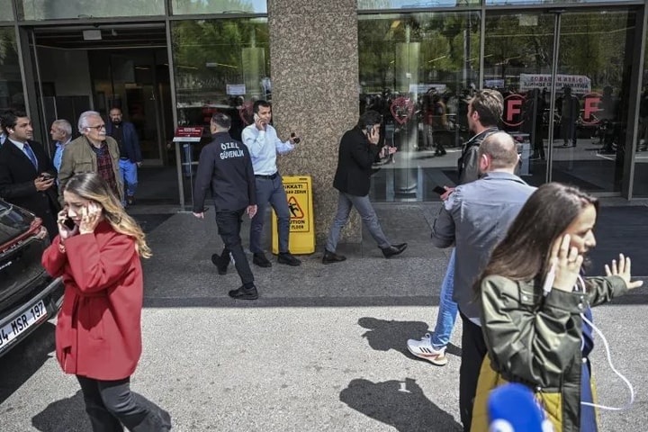 Động đất mạnh 6,2 độ richter làm rung chuyển Istanbul của Thổ Nhĩ Kỳ