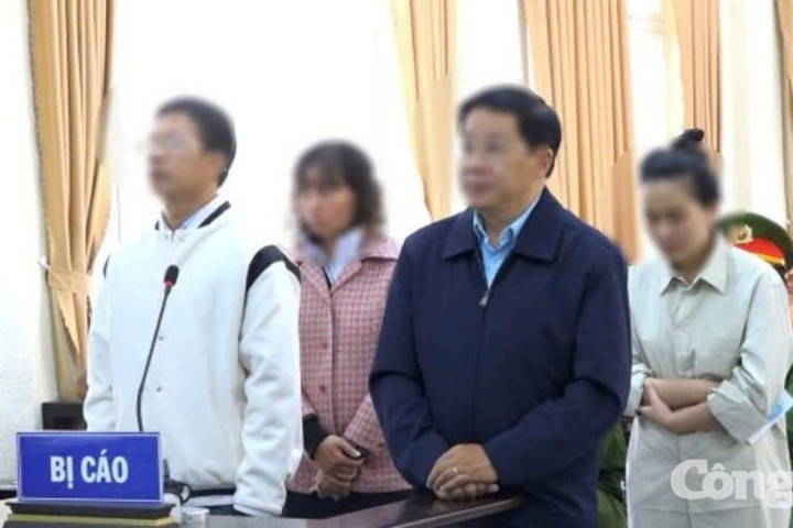 Cựu Giám đốc CDC Lâm Đồng và các thuộc cấp lĩnh án