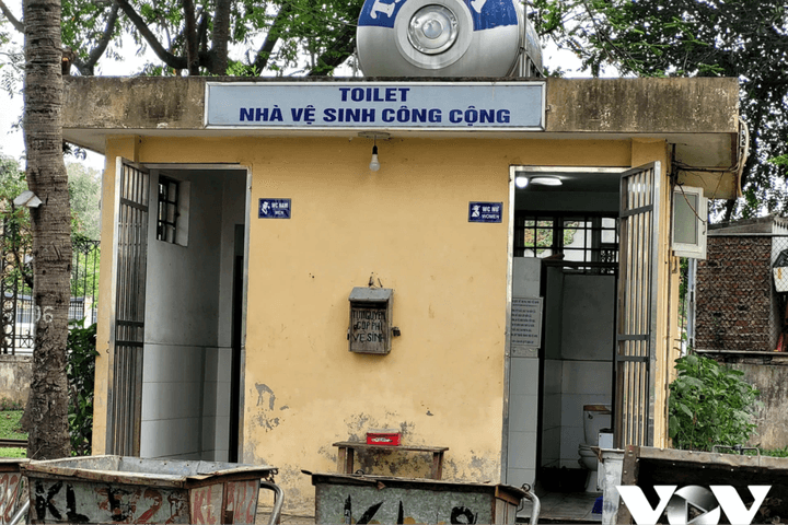 Hà Nội: Khẩn trương khắc phục tình trạng nhà vệ sinh công cộng xuống cấp