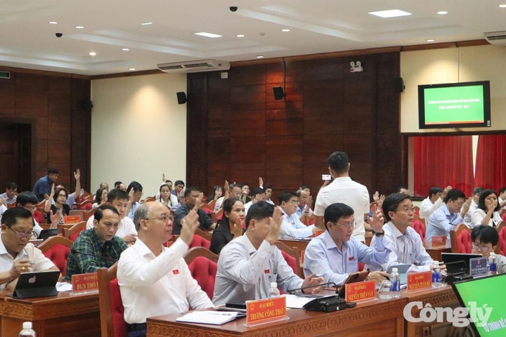 Miễn nhiệm Chủ tịch UBND tỉnh Đắk Lắk