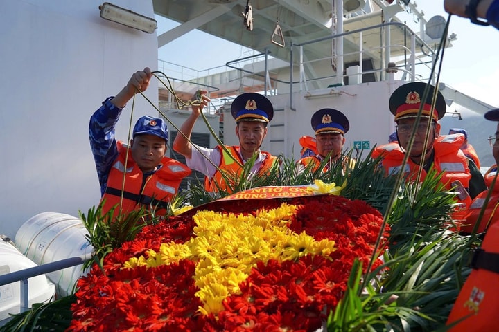 Lễ tưởng niệm các Anh hùng liệt sĩ Bến tàu không số Vũng Rô